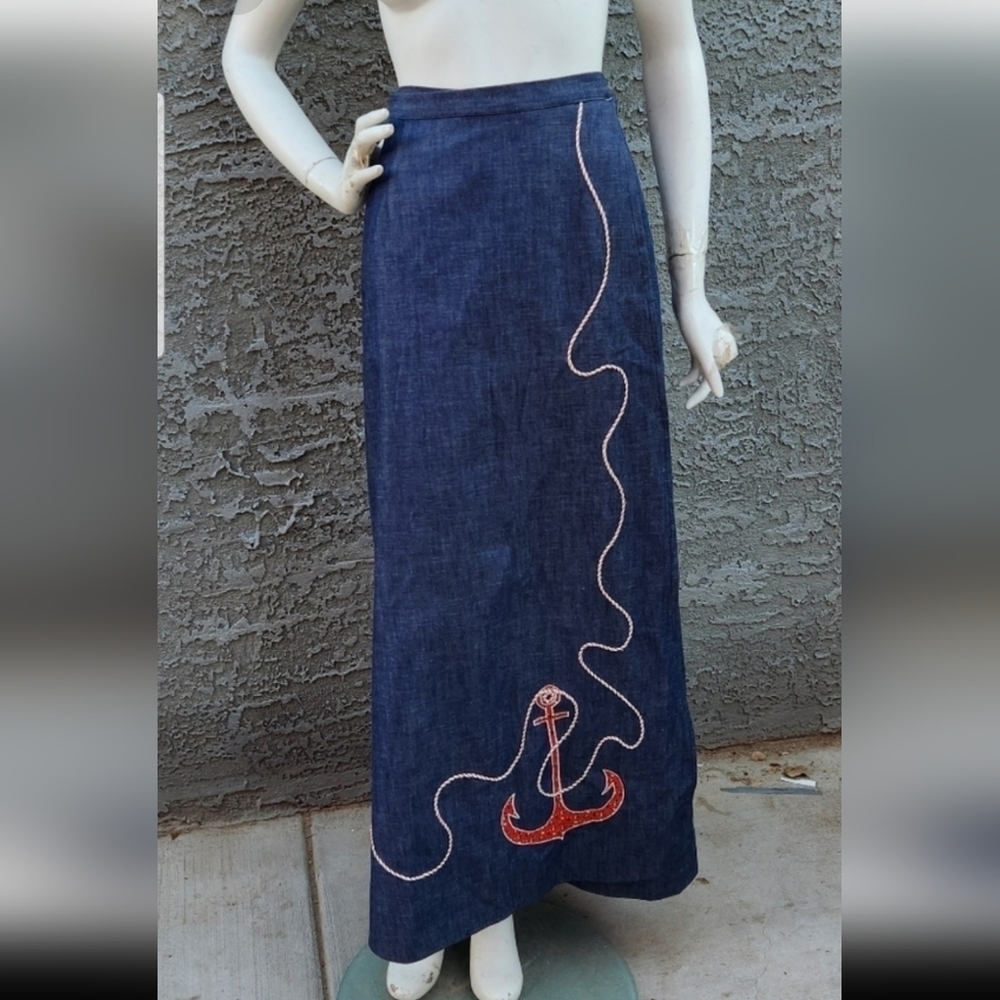 VINTAGE FROM THE 1970s WRAP UP SKIRT - Picture 2 of 7